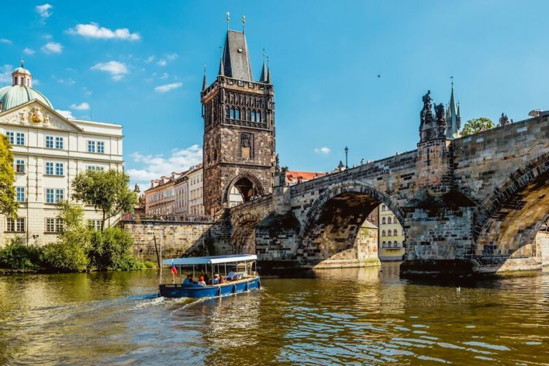 Prague: 45-Minute Sightseeing Cruise to Devils Channel - Panoramic Views of Prague