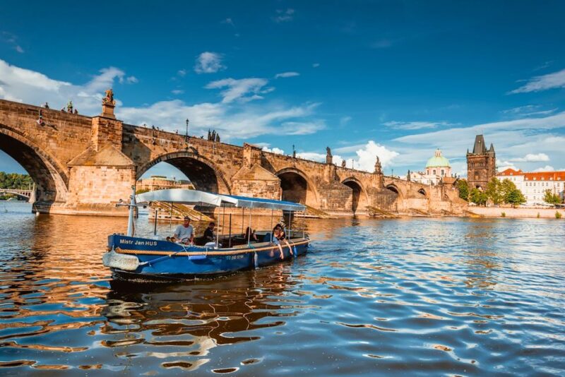 Prague: 45-Minute Sightseeing Cruise to Devils Channel - Exploring the Devils Channel