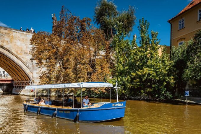 Prague: 45-Minute Sightseeing Cruise to Devils Channel - Customer Ratings and Reviews