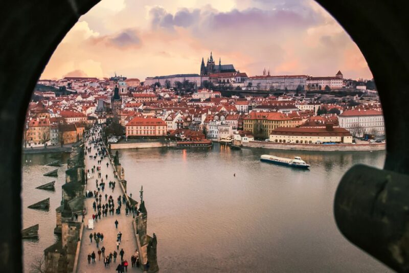 Prague: 50-Minute Sightseeing Evening Cruise - Audio Guide and Languages