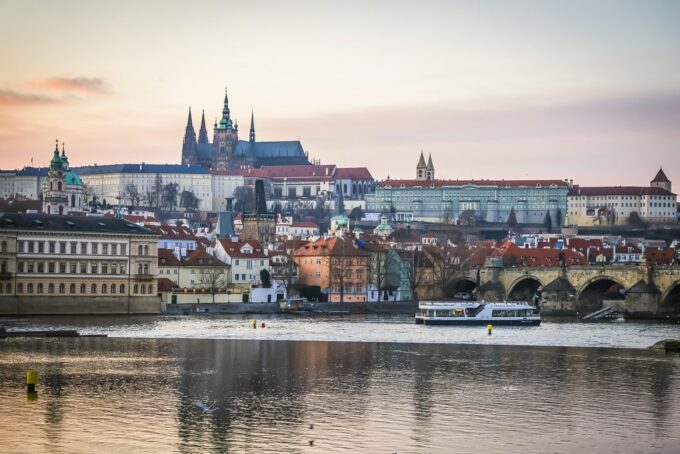 Prague: 50-Minute Sightseeing Evening Cruise - Additional Information