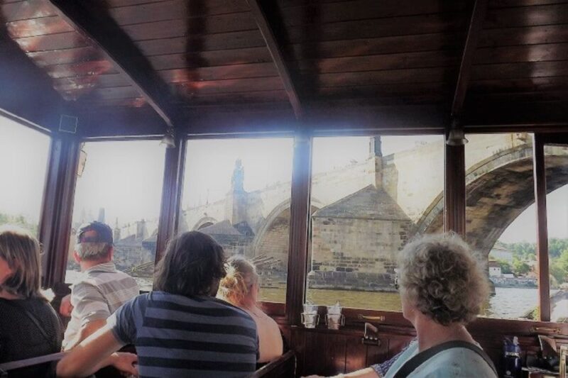 Prague: 6-Hour Tour With River Boat Cruise and Lunch - Itinerary Highlights