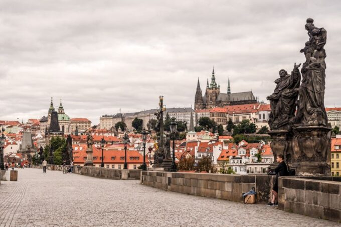 Prague: 6-Hour Tour With River Boat Cruise and Lunch - Tram Ride to Prague Castle