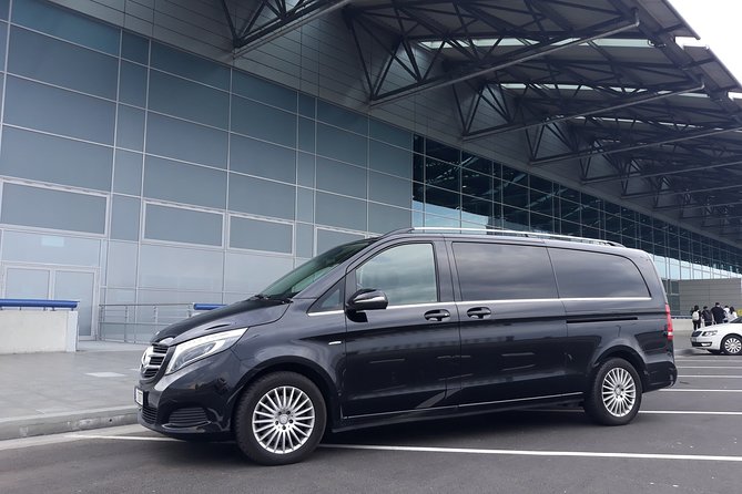 Prague Airport Private Arrival Transfer - Transfer for Groups of 1-3 or 4-7