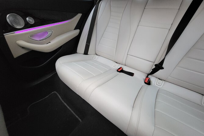 Prague Airport Private Taxi Transfer From/To City Center - Quick Points