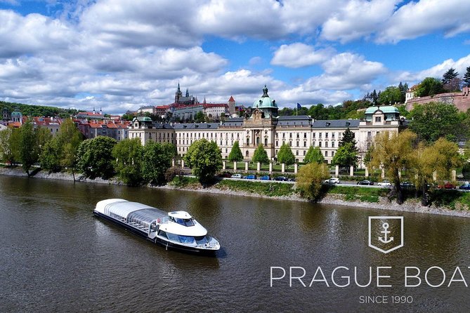 Prague Boats 2-hour Lunch Cruise - Meeting Point and Accessibility