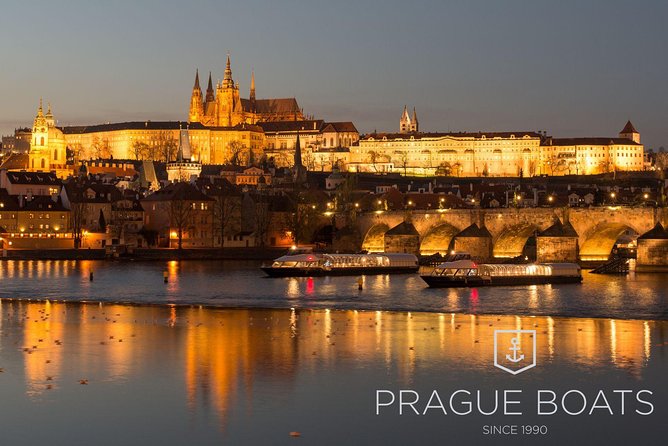 Prague Boats 3-hours Crystal Dinner Cruise - Dining and Amenities