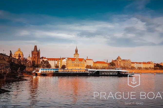 Prague Boats 3-hours Crystal Dinner Cruise - Elegant Ambiance With Live Music