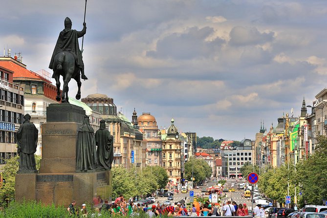 Prague: Bus Tour, Walking Tour, River Cruise and Lunch - Booking Considerations