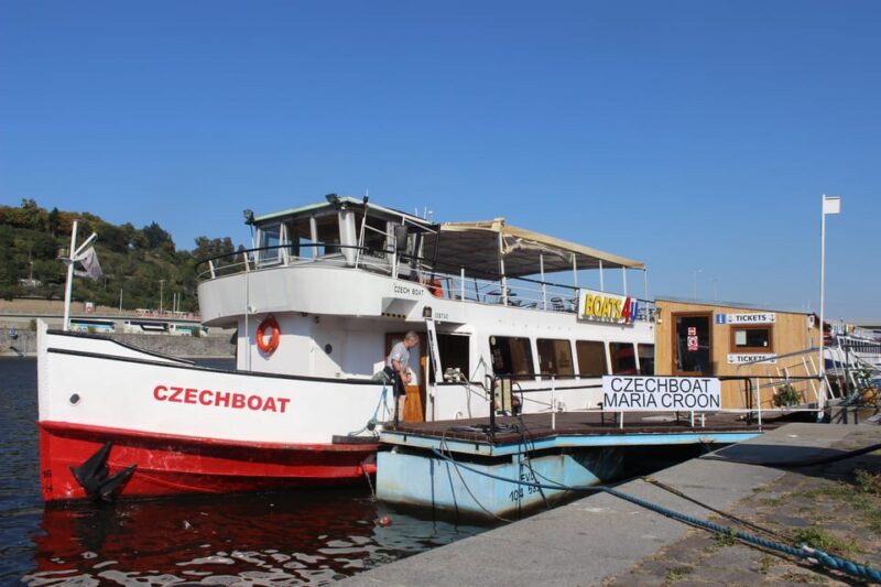 Prague by Night: 2-Hour Dinner Cruise With Live Music - Key Points