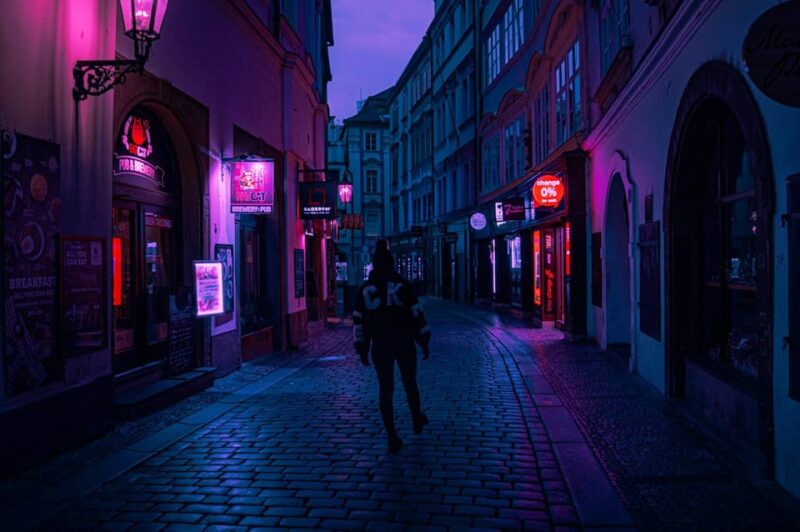 PRAGUE BY NIGHT - Key Points