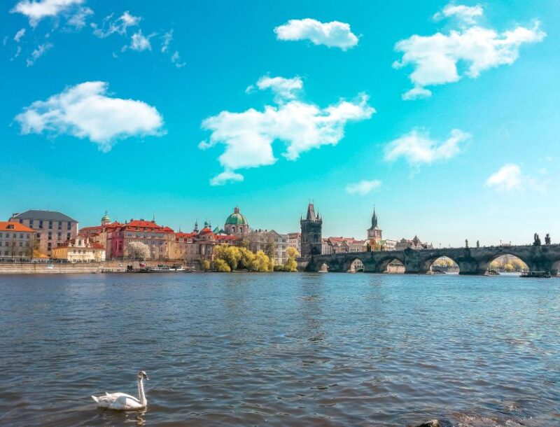 Prague: Capture the Most Photogenic Spots With a Local - Blending Photogenic Imagery