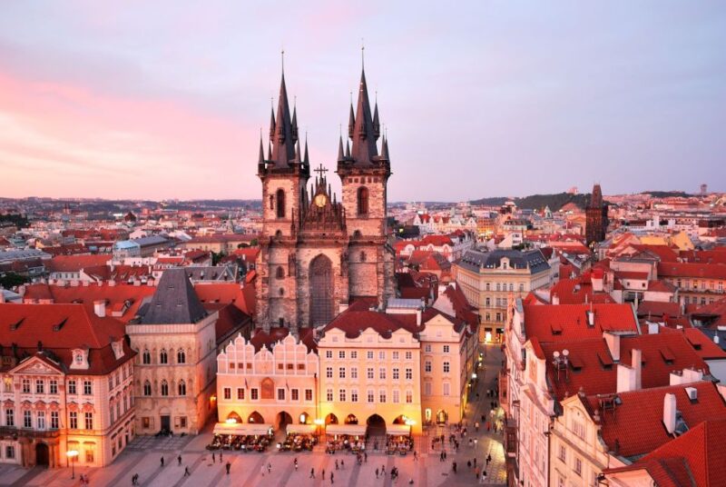 Prague: Castle and Jewish Quarter Tour With Cruise and Lunch - Key Points