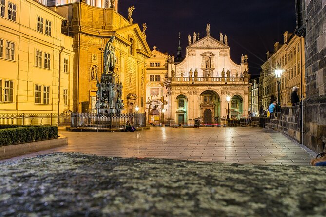 Prague Castle Complex: Small-Group Introduction Tour - Meeting Point and Guide