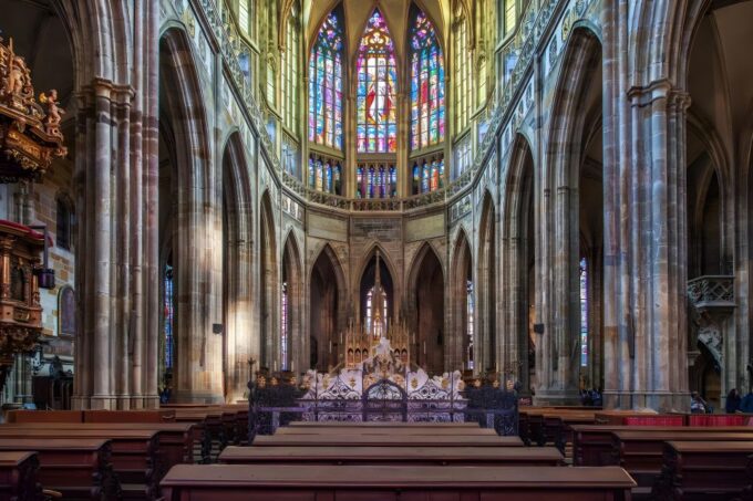 Prague Castle: Royal Palace, Cathedral, and Golden Lane Tour - Meeting Point and Availability