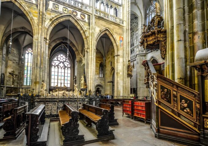 Prague Castle: Royal Palace, Cathedral, and Golden Lane Tour - Local Tram Ride