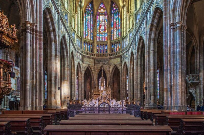 Prague Castle: Small-Group Tour With Visit to Interiors - Key Points