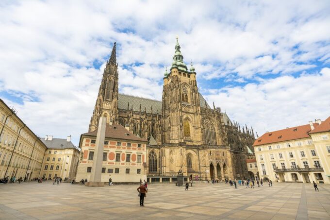 Prague: Castle Tour With Local Guide and Entry Ticket - Frequently Asked Questions