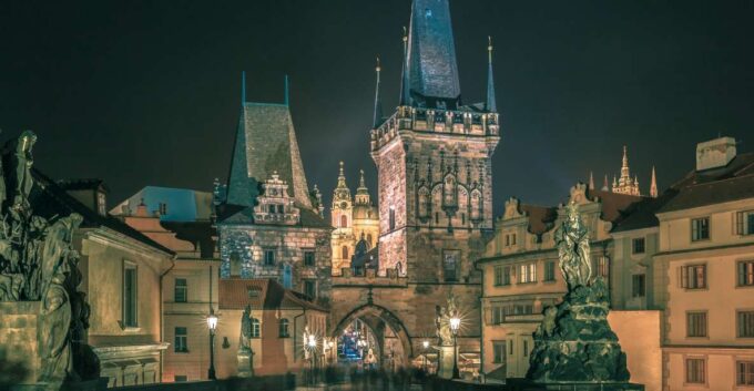 Prague: Christmas Market Magic With a Local - Getting to the Market