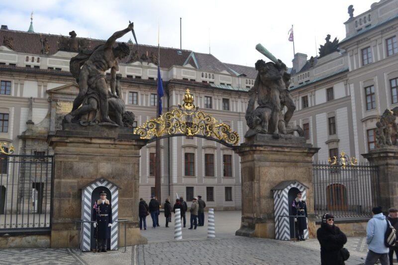 Prague City: 1-Hour Orientation Tour by Bus - Architectural Attractions