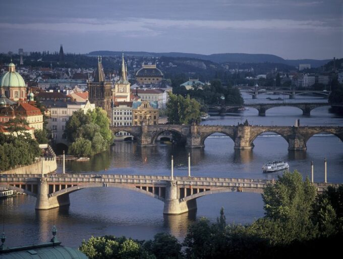 Prague City: 1-Hour Orientation Tour by Bus - Customer Ratings