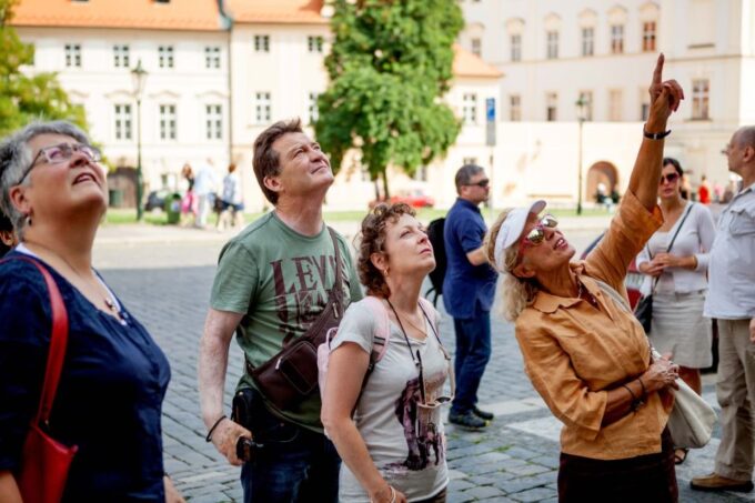 Prague City 3-Hour Tour With Changing of the Guard - Languages Available
