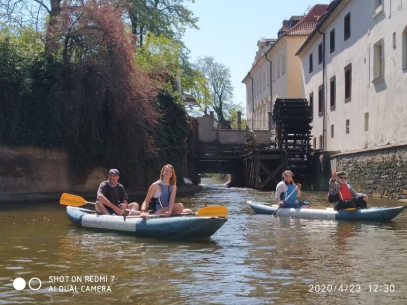 Prague: City Center Canoe Tour - Tour Highlights