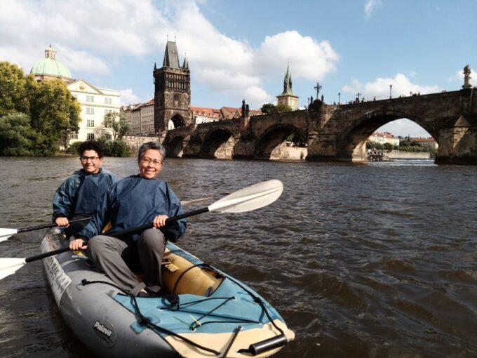 Prague: City Center Canoe Tour - Experience and Perspective