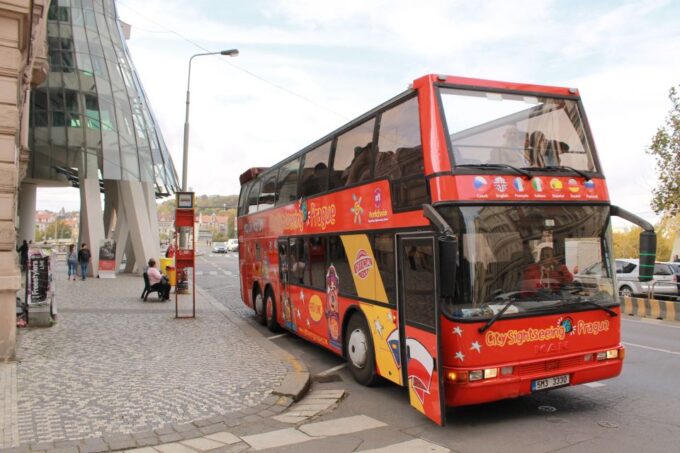 Prague: City Sightseeing HOHO Bus Tour & Optional Boat Tour - Accessibility