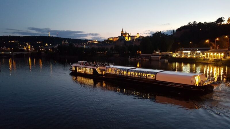 Prague: City Tour and Dinner Cruise With Hotel Pickup - Participant Information