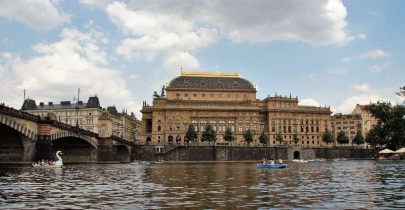 Prague Complete Tour in Spanish & Lunch, Tickets - Key Points