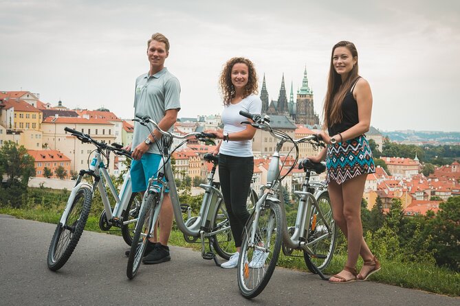 Prague E-Bike City Sightseeing Tours - Group Size and Accessibility