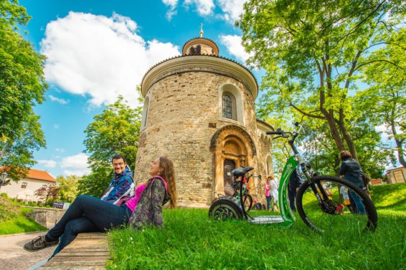 Prague: E-Scooter HUGO Bike Rental - Equipment and Inclusions