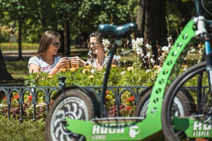 Prague: E-Scooter HUGO Bike Rental - Customer Reviews and Ratings