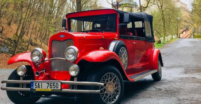 Prague: Fairytale Karlstejn Castle in Retro-Style Car - Tour Highlights