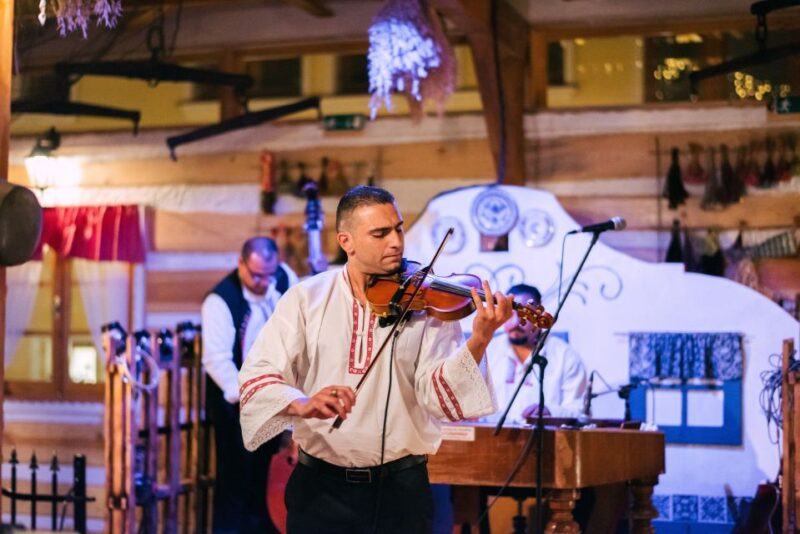 Prague: Folkloric Dinner Show With Unlimited Drinks - Entertainment Features