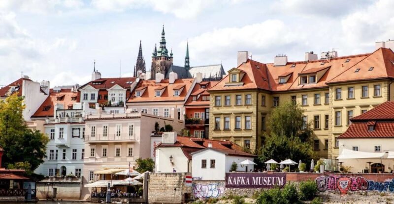 Prague: Full-Day Sightseeing Tour With Cruise and Lunch - Guided Tour Details