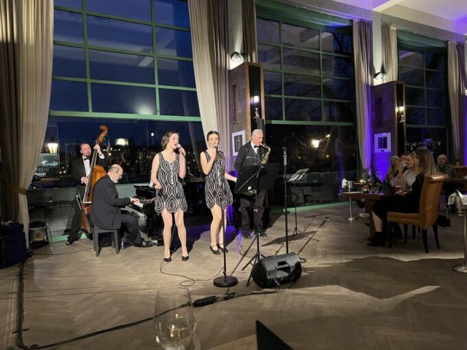Prague: Golden Jazz Show With Concert and Luxury Dinner - Venue and Cuisine Details
