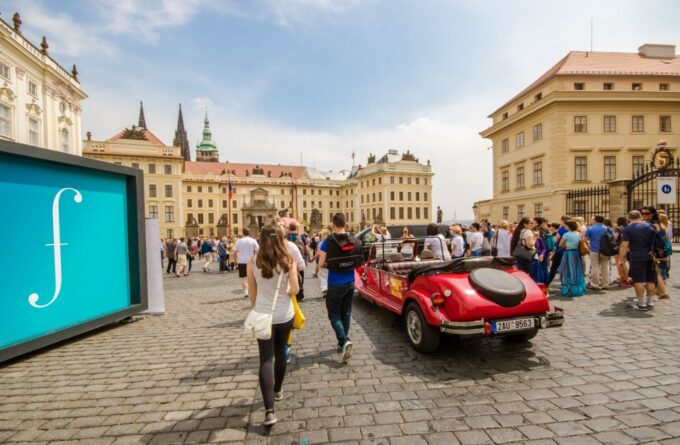 Prague: Guided Bus & Walking Tour With River Cruise & Lunch - Pickup Confirmation