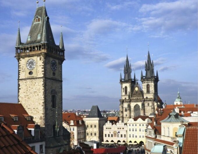 Prague: Half-Day City Highlights Walking Tour - Meeting Point and Accessibility