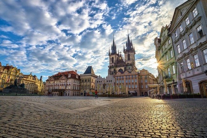 Prague Highlights Tour Including Castle, Old Town Square & Jewish Quarter Visit - Accessibility and Policies