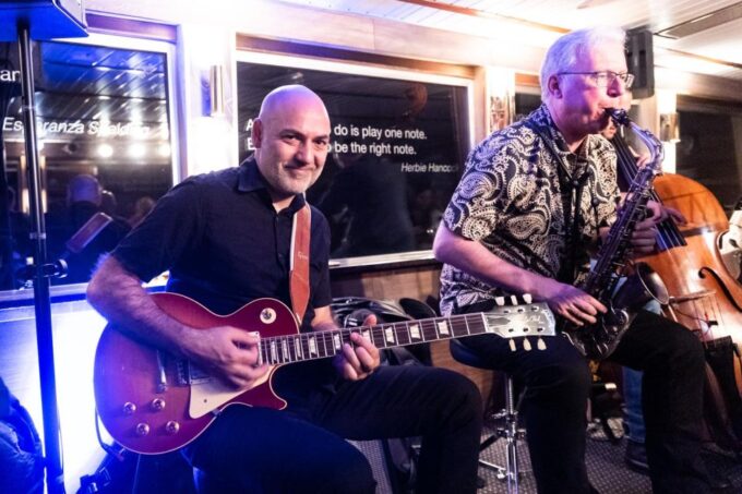 Prague: Jazz Boat Cruise With Concert and Optional Meal - Meeting Point and Transportation