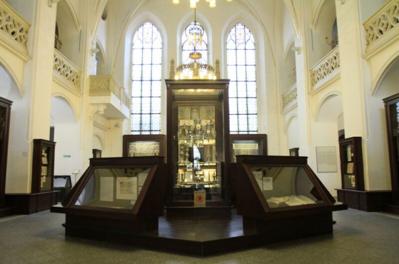 Prague Jewish Quarter Private Tour and Boat Cruise - Key Points