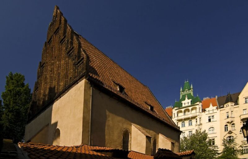 Prague Jewish Quarter Tour in French With Monuments Entrance - Key Points