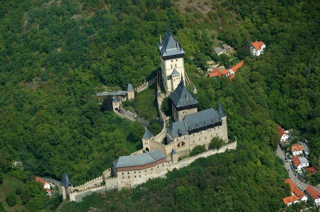 Prague: KarlšTejn Castle Guided Tour With Entry Ticket - Itinerary and Transportation
