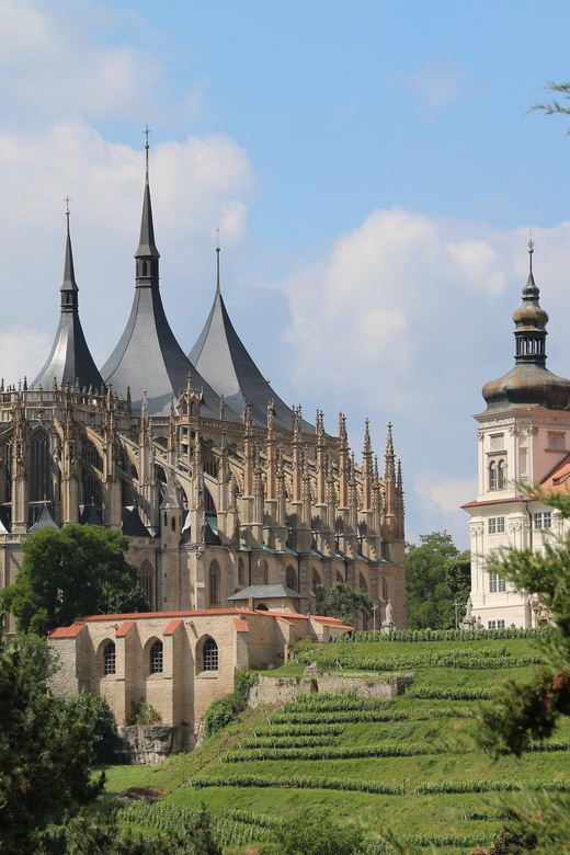 Prague: Kutná Hora and Bone Church With Round-Trip Transfer - Key Points