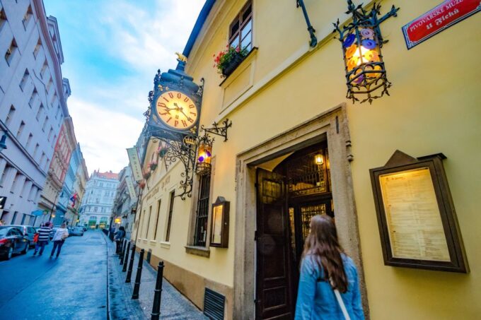 Prague: Legendary Beer Tour With Dinner - Meeting Point