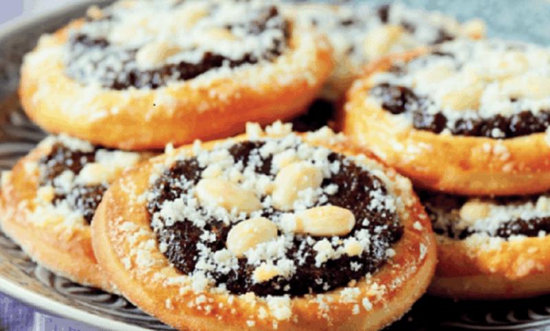 Prague: Local Food Tour in Secrets Hidden Gems - Local Bar Tasting