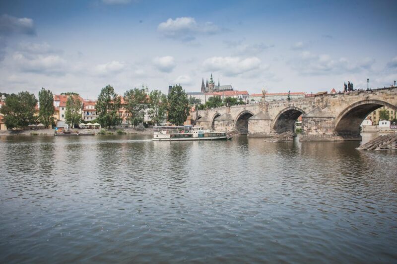 Prague: Lunch Cruise on Vltava River With Open Buffet - Included Amenities and Offerings
