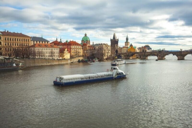 Prague: Luxury River Cruise With Prague Hidden Gems Tour - Cruise Experience